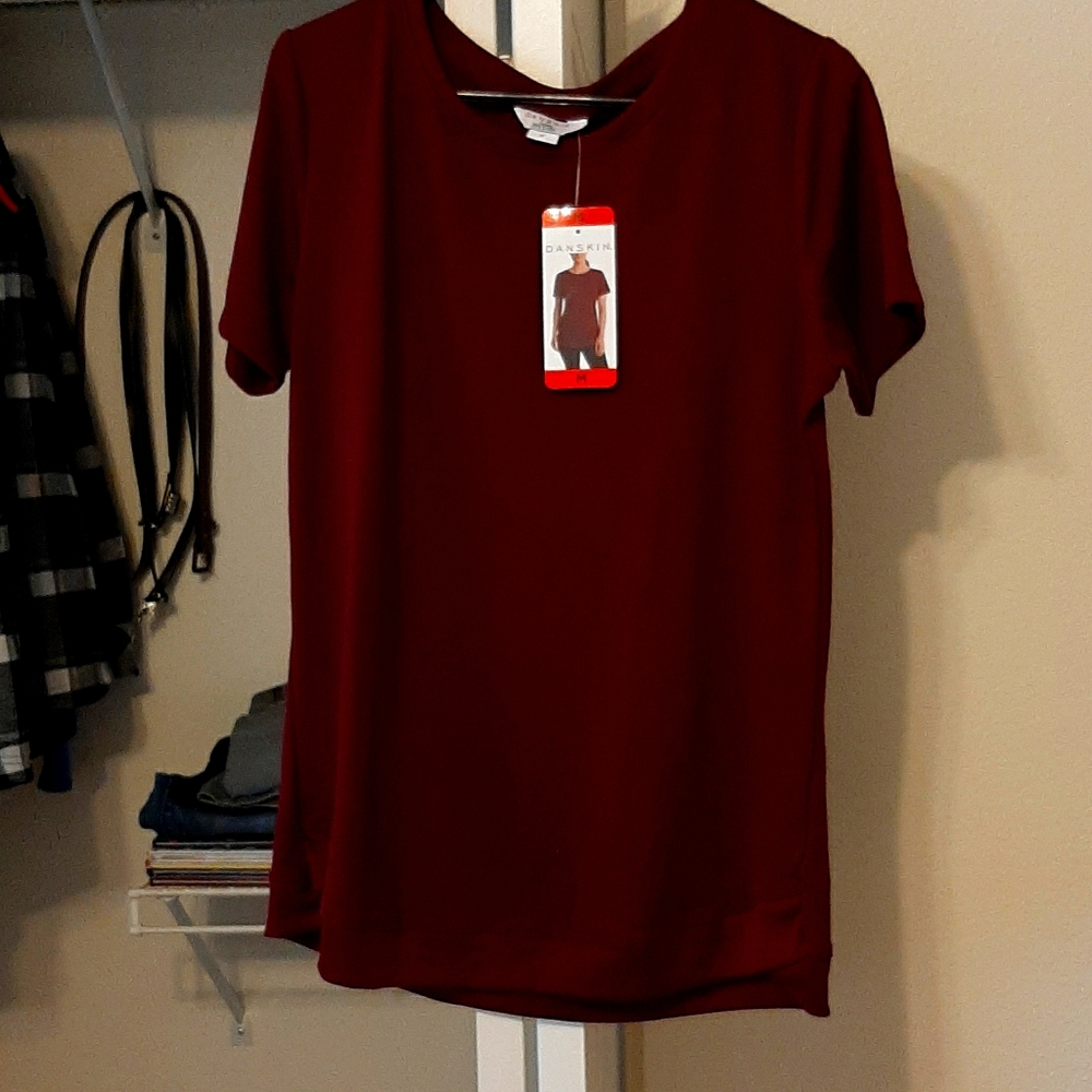 Ladies Danskin blouse very soft. Tulip hem tonic